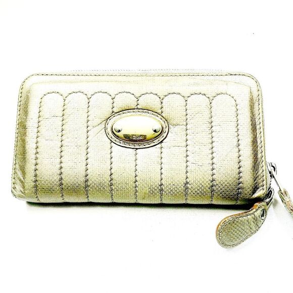 Chloe Leather Zippy Wallet - Picture 1 of 5